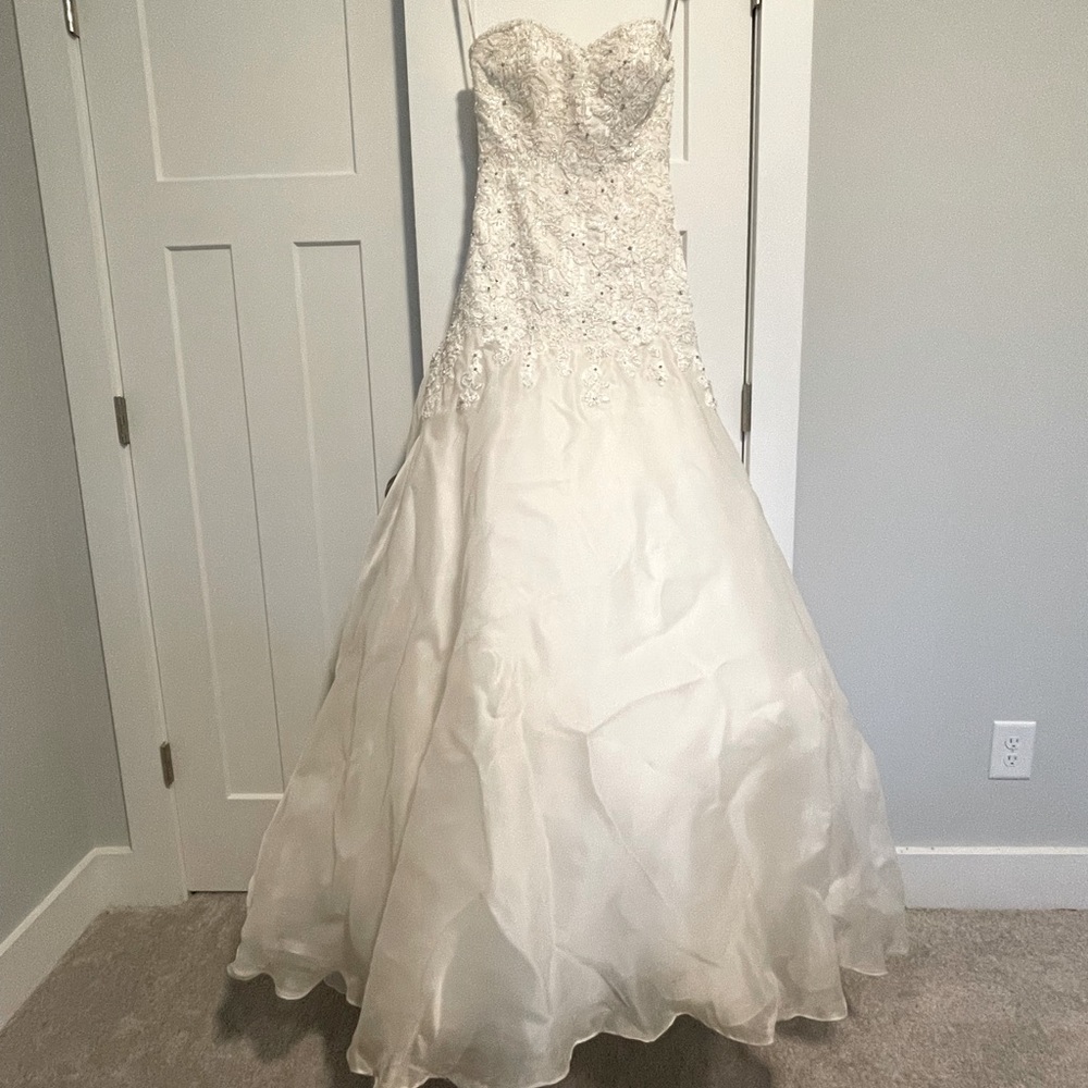 Martina Liana size 8 wedding gown 2014 collection